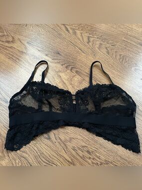 b. tempt’d Black Lace Bralette size large sheer adjustable straps lace bralette